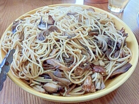 大皿で取り分けて!舞茸のバター醤油スパゲティ